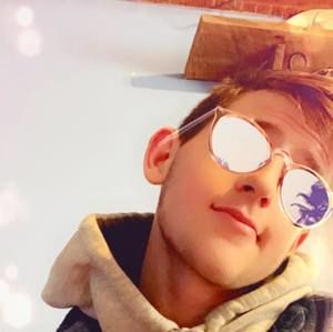 Meet your Posher, Eli